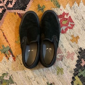 All Black Ultracush Slip On Vans Men’s 11